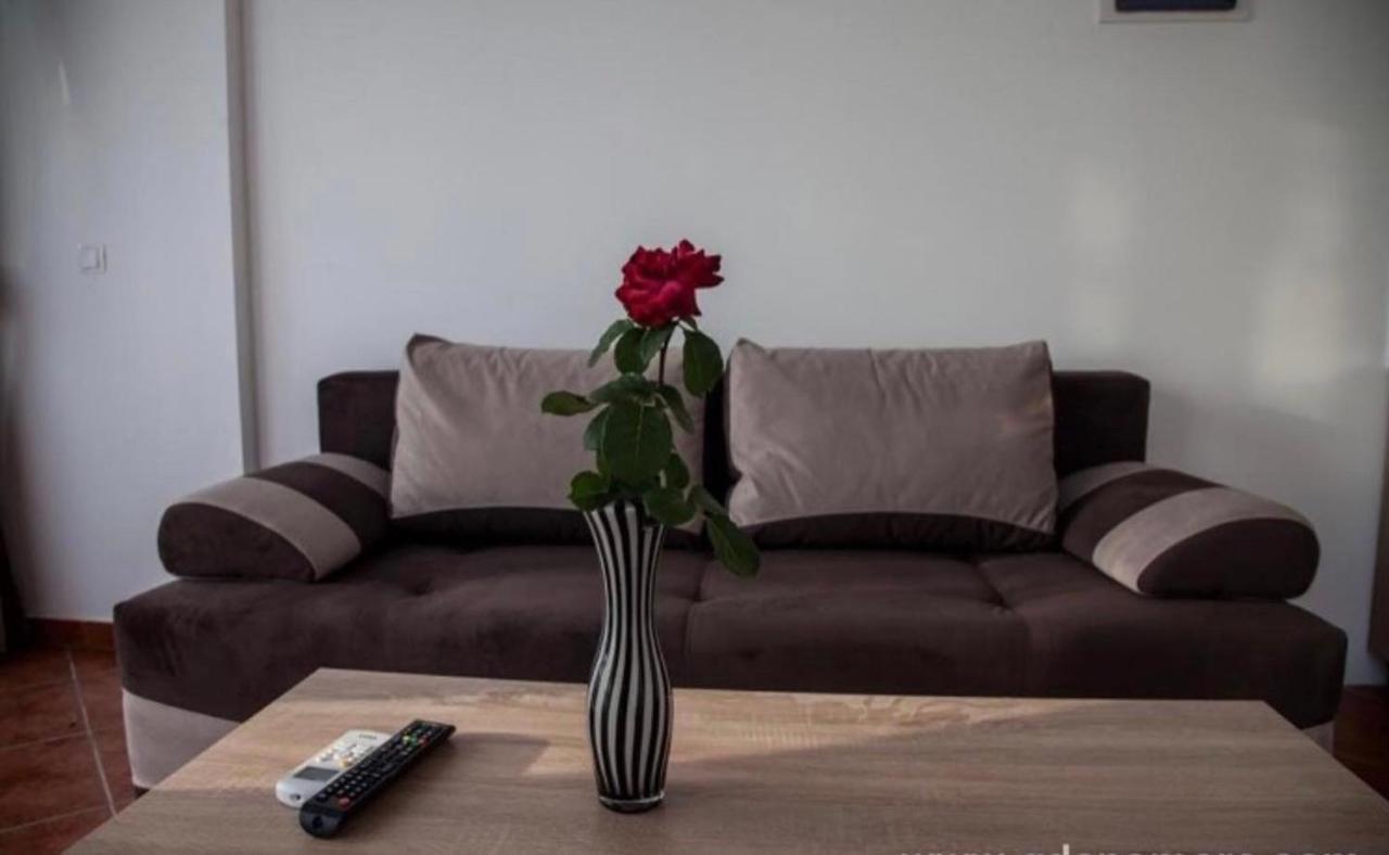Delux Apartmani Dobra Voda Εξωτερικό φωτογραφία